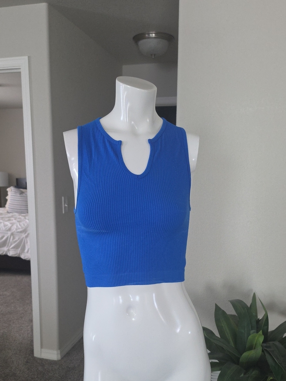 Notched Ribbed Crop Tank Top - Cobalt Blue